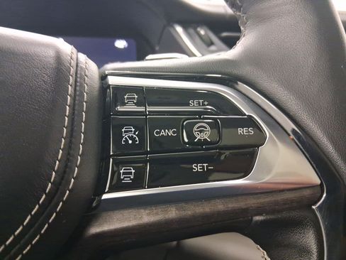 Used 2023 Jeep Grand Cherokee Overland w/ Adv Protech Group III image 16