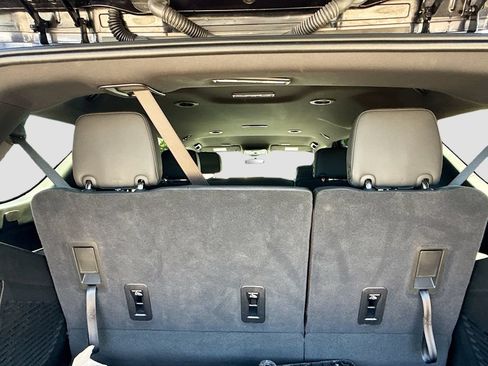 Used 2025 Chevrolet Tahoe LT RWD image 30