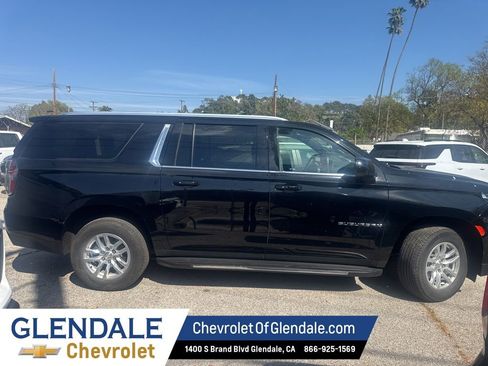 Used 2024 Chevrolet Suburban LT image 8
