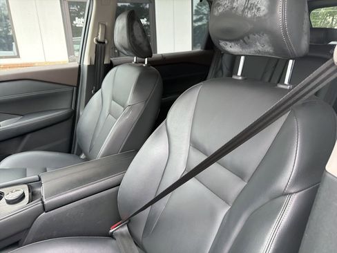 Used 2023 Nissan Rogue SL w/ SL Premium Package image 3