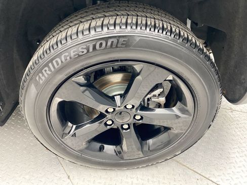 Used 2023 Jeep Grand Cherokee Altitude AWD/4WD image 10