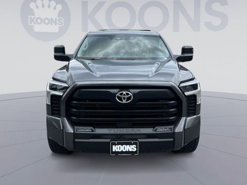 Used 2022 Toyota Tundra SR5 w/ SR5 Convenience Package AWD/4WD image 11