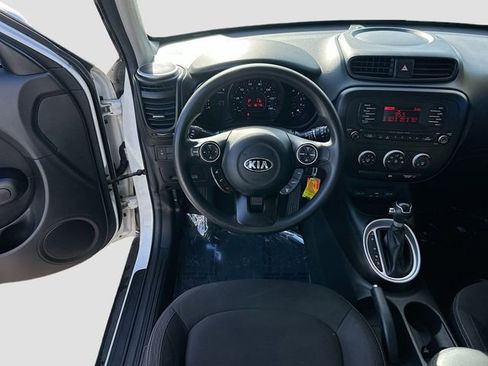 Used 2016 Kia Soul FWD image 16