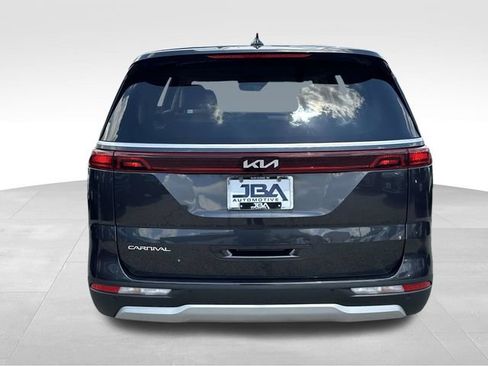 Used 2024 Kia Carnival LX FWD image 26