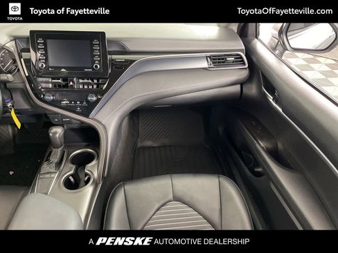 Used 2024 Toyota Camry SE image 14