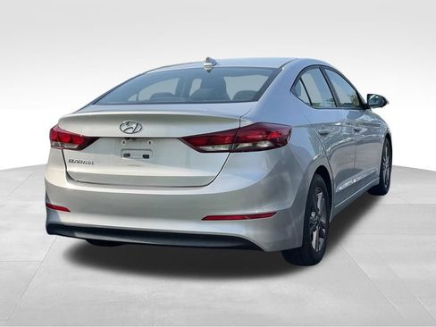 Used 2018 Hyundai Elantra SEL w/ Cargo Package FWD image 4