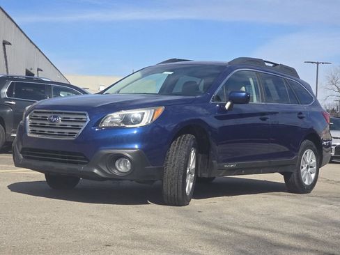 Used 2017 Subaru Outback 2.5i Premium image 11