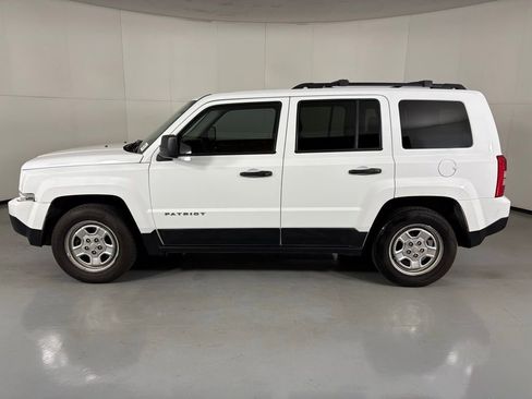 Used 2016 Jeep Patriot Sport image 5