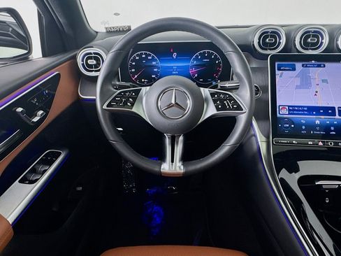 Certified 2025 Mercedes-Benz GLC 300 4MATIC image 6