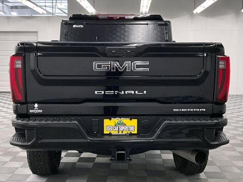 Used 2024 GMC Sierra 2500 Denali Ultimate AWD/4WD image 5