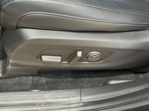 Used 2026 Kia Carnival FWD image 23