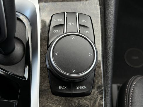 Used 2023 BMW 530i w/ Convenience Package RWD image 9