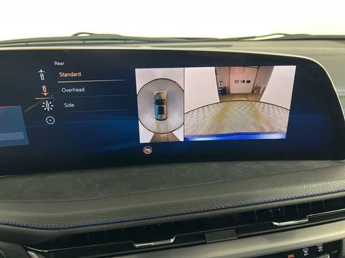 Used 2025 Cadillac XT4 Sport w/ Cold Weather Package image 9