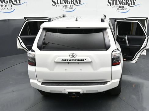 Used 2020 Toyota 4Runner SR5 AWD/4WD image 35