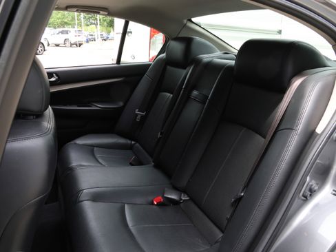 Used 2015 INFINITI Q40 w/ Moonroof Package RWD image 35