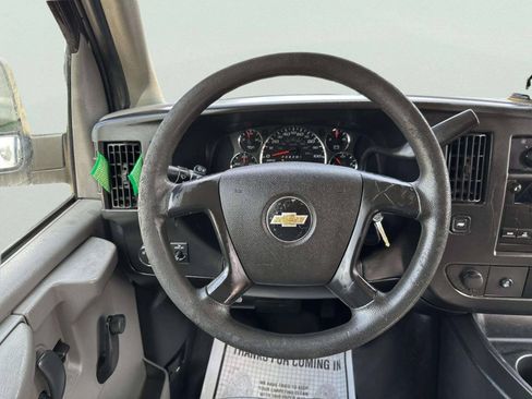 Used 2012 Chevrolet Express 3500 Extended RWD image 21