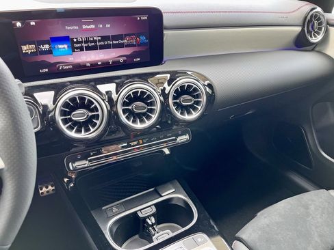 Used 2025 Mercedes-Benz CLA 250 4MATIC image 21