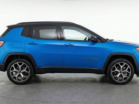 Used 2025 Jeep Compass Limited AWD/4WD image 11