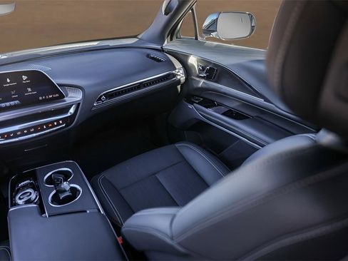 Used 2024 Cadillac Lyriq Sport image 25