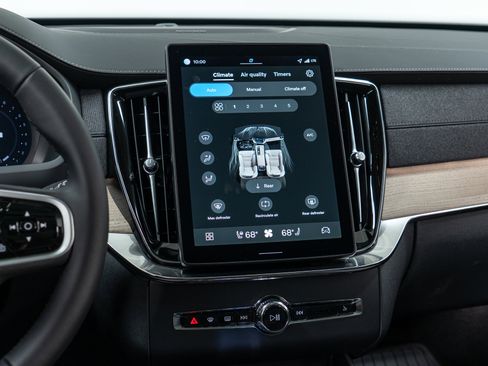 New 2026 Volvo XC90 B6 Plus w/ Protection Package Premier image 19