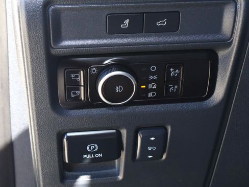 Used 2023 Ford Expedition Platinum image 28