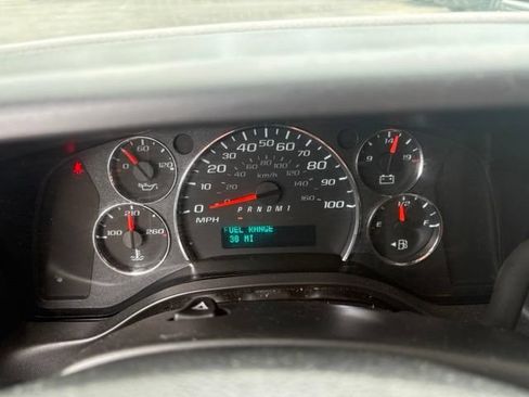Used 2025 Chevrolet Express 2500 w/ Driver Convenience Package RWD image 33