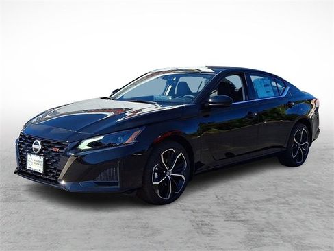 New 2025 Nissan Altima 2.5 SR w/ SR Premium Package image 2