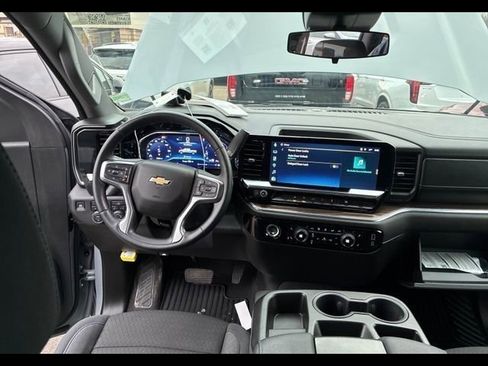 Certified 2024 Chevrolet Silverado 1500 LT AWD/4WD image 15