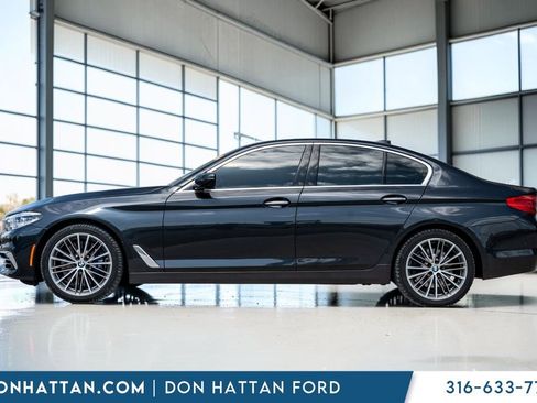 Used 2017 BMW 540i RWD image 2