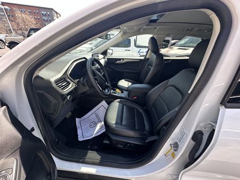 Used 2022 Ford Escape SEL w/ Technology Package image 9