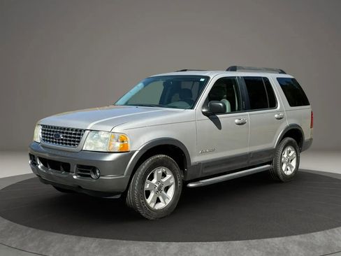 Used 2005 Ford Explorer Sport XLT image 1
