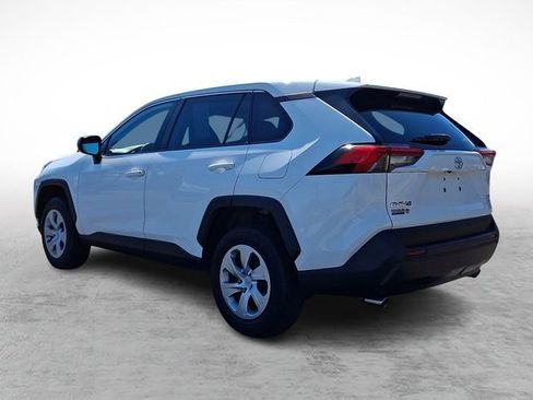 Used 2022 Toyota RAV4 LE image 4