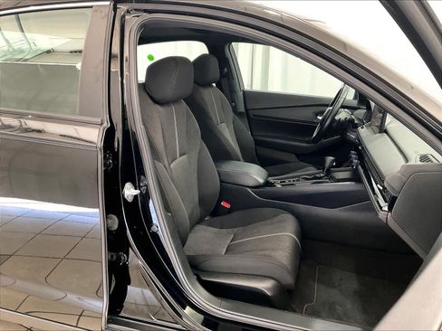 Used 2024 Honda Accord Sport image 11