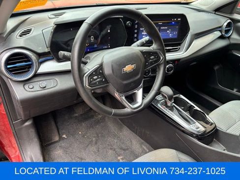 Used 2024 Chevrolet Trax LT w/ Driver Confidence Package FWD image 7