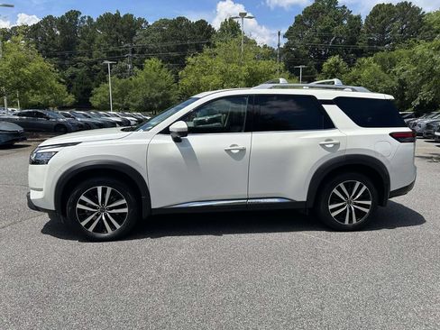 Used 2024 Nissan Pathfinder Platinum w/ Cargo Package FWD image 2