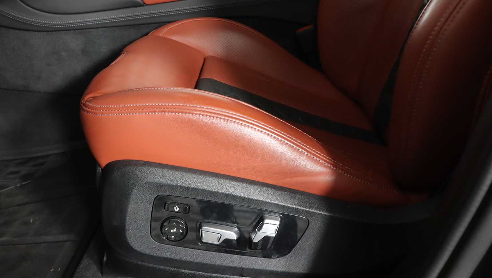 Used 2022 BMW X6 M w/ Competition Package AWD/4WD image 23