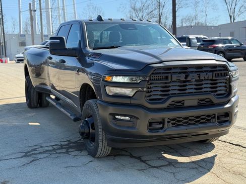 New 2026 RAM 3500 Tradesman AWD/4WD image 4