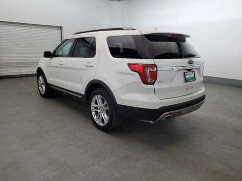 Used 2017 Ford Explorer XLT w/ Equipment Group 202A AWD/4WD image 5