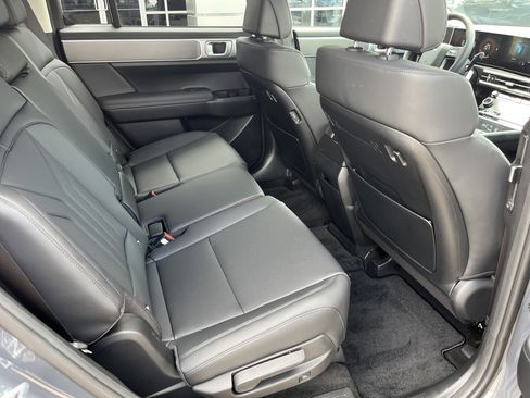 Used 2026 Hyundai Santa Fe SEL FWD image 16