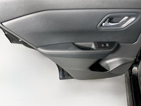 Used 2025 Nissan Rogue SV image 26