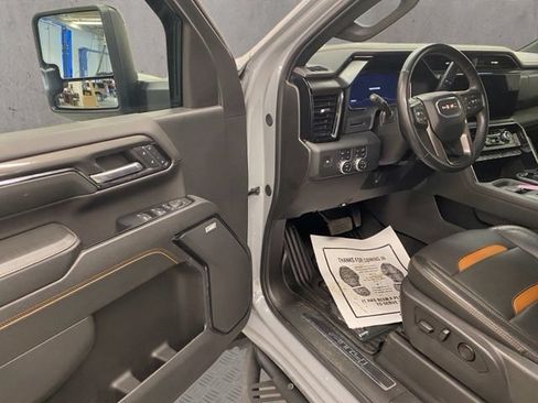 Used 2024 GMC Sierra 2500 AT4 w/ AT4 Preferred Package AWD/4WD image 19