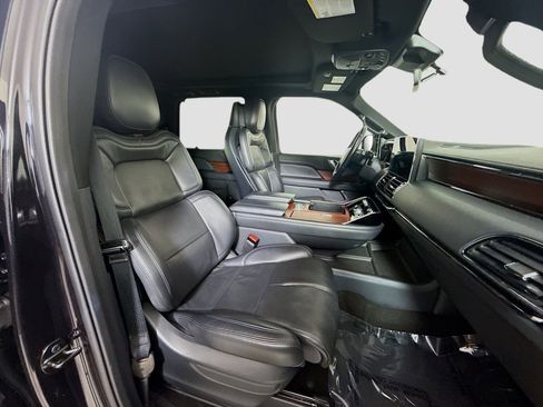 Used 2024 Lincoln Navigator Reserve AWD/4WD image 29