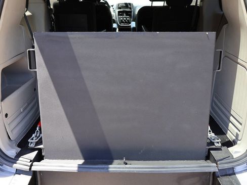 Used 2016 Dodge Grand Caravan SE w/ Quick Order Package 29E SE FWD image 6