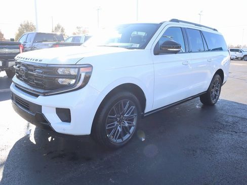 New 2025 Ford Expedition Max Platinum w/ Stealth Performance Package image 11