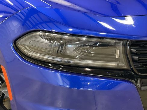 Used 2022 Dodge Charger SXT w/ Blacktop Package image 11