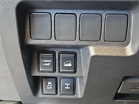 Used 2022 Nissan Frontier PRO-4X w/ Off-Road Protection Package AWD/4WD image 30