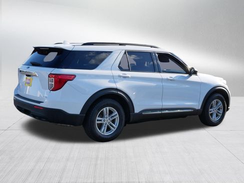 Used 2020 Ford Explorer XLT w/ Comfort Package AWD/4WD image 7