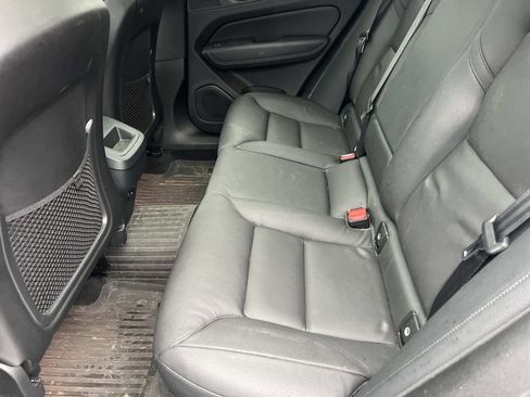 Used 2023 Volvo XC60 B5 Plus w/ Protection Package Premier image 19