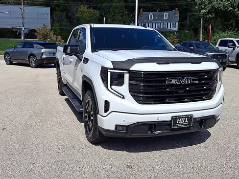 Used 2024 GMC Sierra 1500 Elevation w/ Elevation Premium Package AWD/4WD image 3
