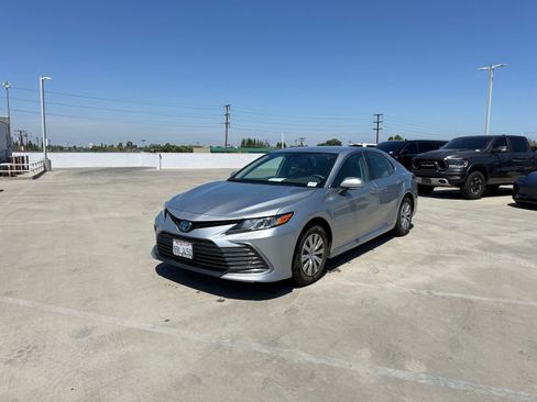 Used 2022 Toyota Camry LE FWD image 1